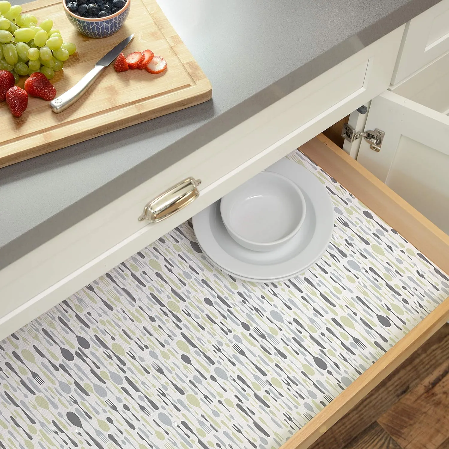 Con-Tact Brand Grip Prints Shelf Liner, Durable and Non-Adhesive Liners, Non-Slip Drawer and Cabinet Liner, 18" x 8', Lunchbox, Pack of 1 Roll