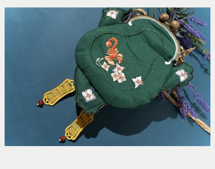 Qingwa 青蛙 Froggy Embroidered Mini Purse